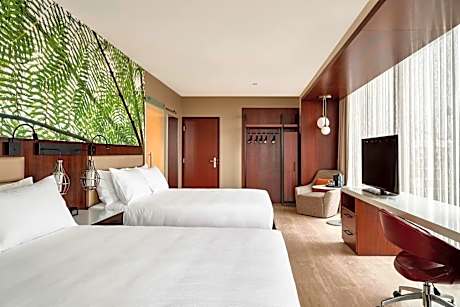 Deluxe Queen Room - High Floor