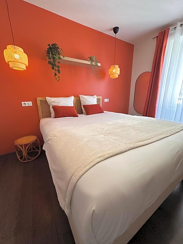 Auberge du Vieux Lanas Logis Hotel Restaurant