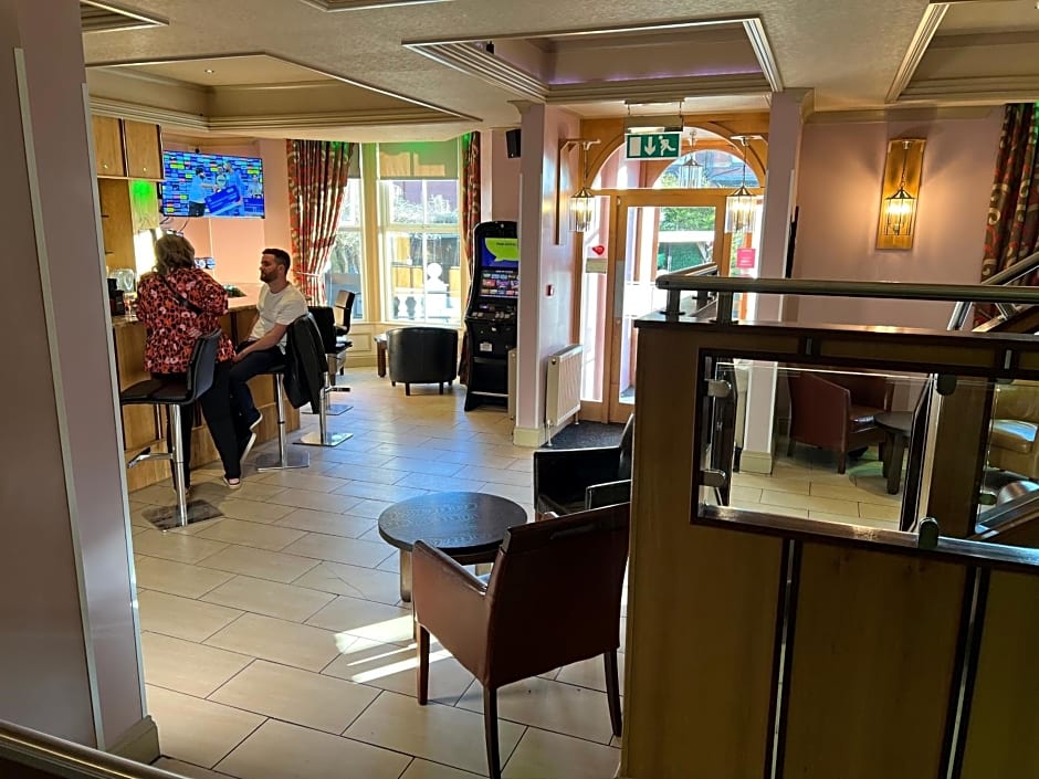 Southport Metro Hotel