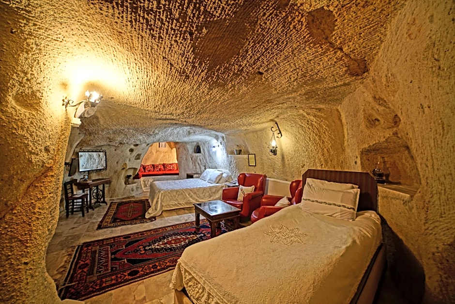 Jerveni Cave Hotel