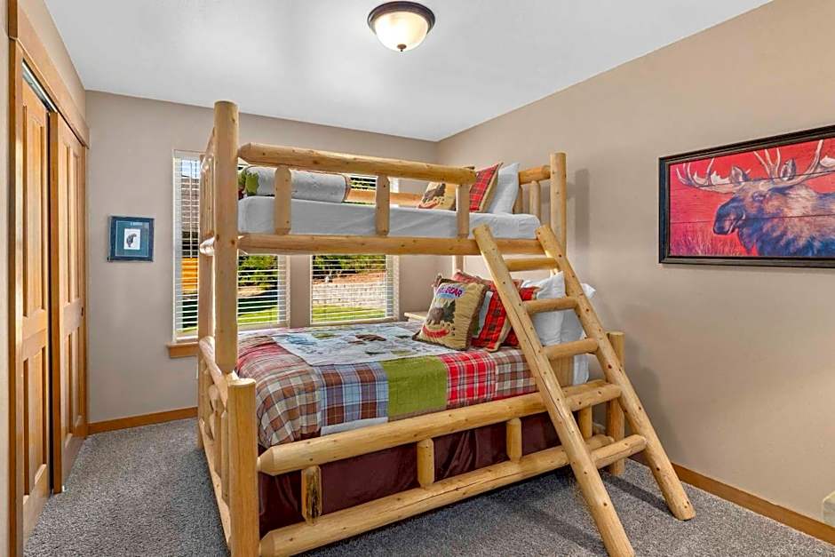 Dog-Friendly Ronald Vacation Rental Cabin!