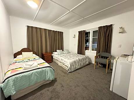 Private Room with Shared Bathroom