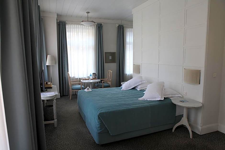 Photo 1 of 2 of Single Room