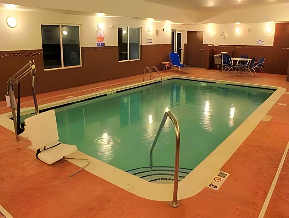 Holiday Inn Express & Suites Belle Vernon By IHG