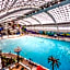 Tropical Oasis - King Beds - Free Netflix & Parking - Fast Wi-Fi