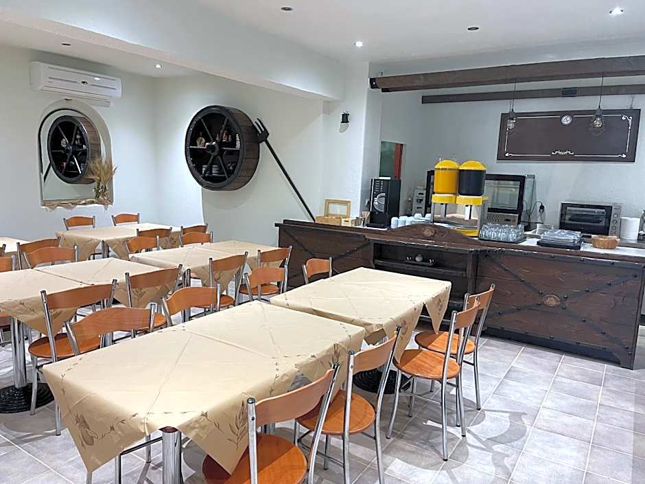 Samel Hotel
