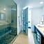 Amazing Ocean View! 2BR Condo Icon Brickell