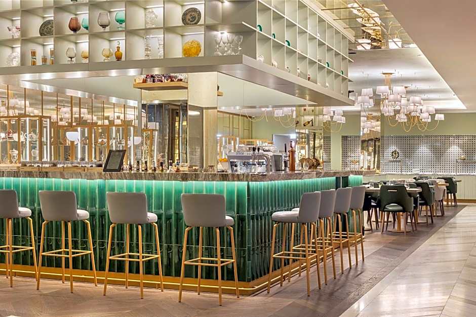 The Emerald House Lisbon, Curio Collection by Hilton