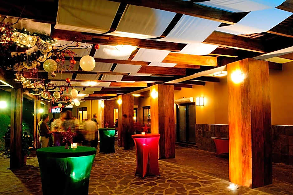 Courtyard by Marriott San Salvador