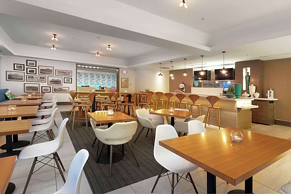 DoubleTree By Hilton Hotel Galveston Beach