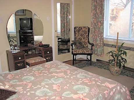 Double Room with Shared Bathroom