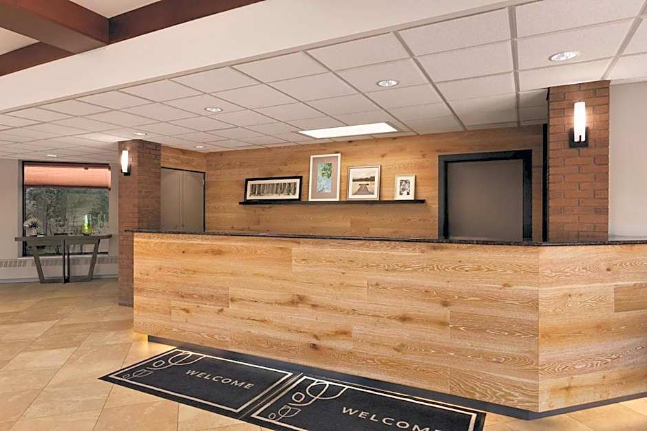 Country Inn & Suites by Radisson, Traverse City, MI