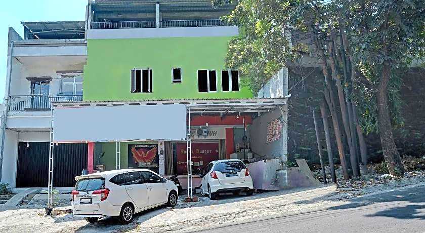 OYO Life 92877 Hotel Rainbow 7296