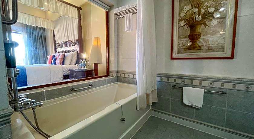 Acron Candolim Regina