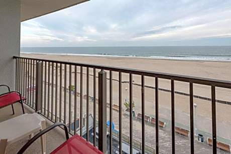 Studio w Balcony and Ocean View - Boardwalk One - 203