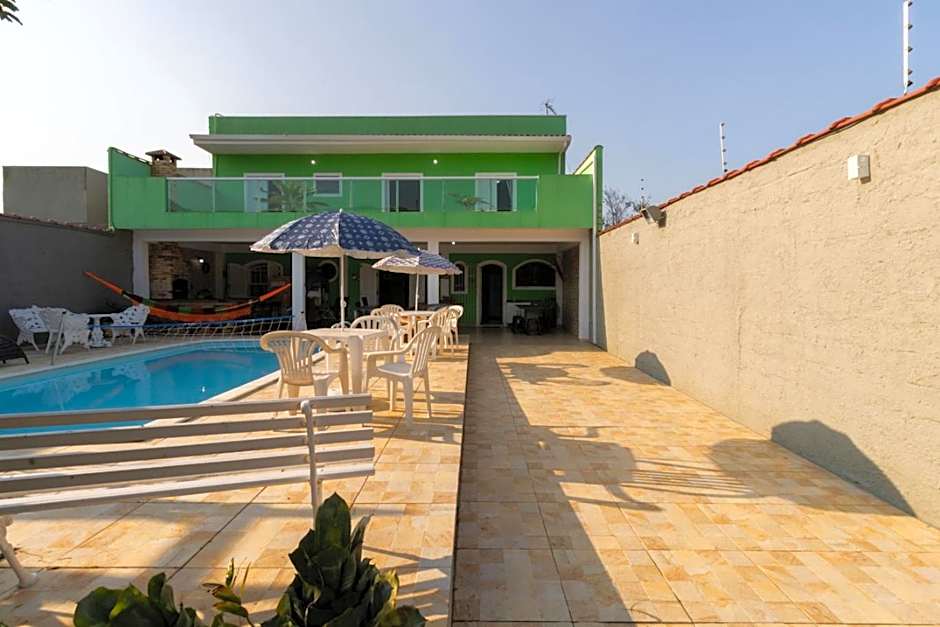 Casa com piscina prox a Praia em Peruibe SP