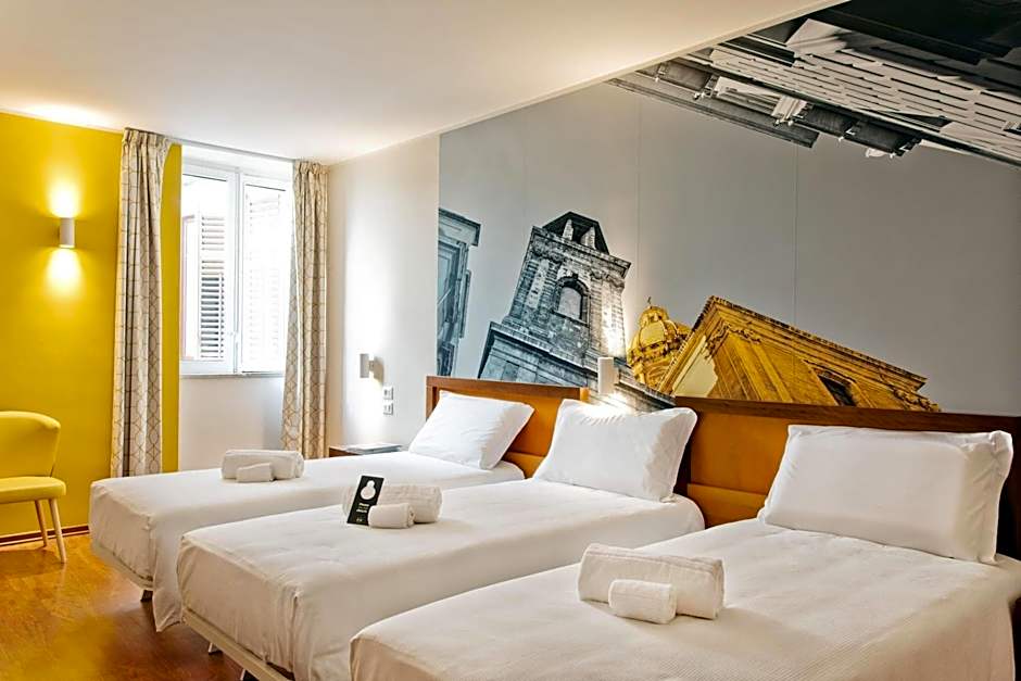 Photo 1 of 4 of Triple Room