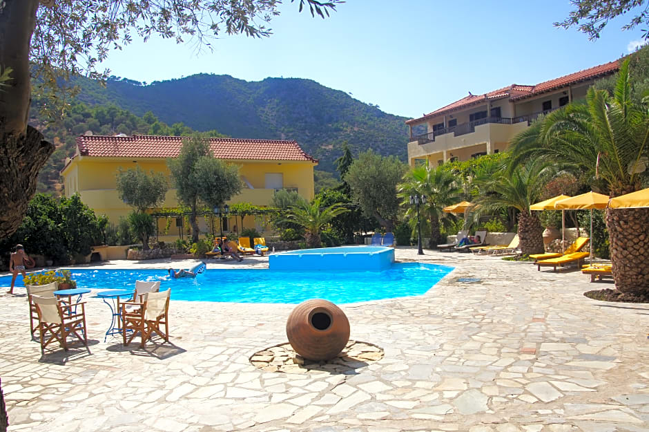 Limnionas Bay Village