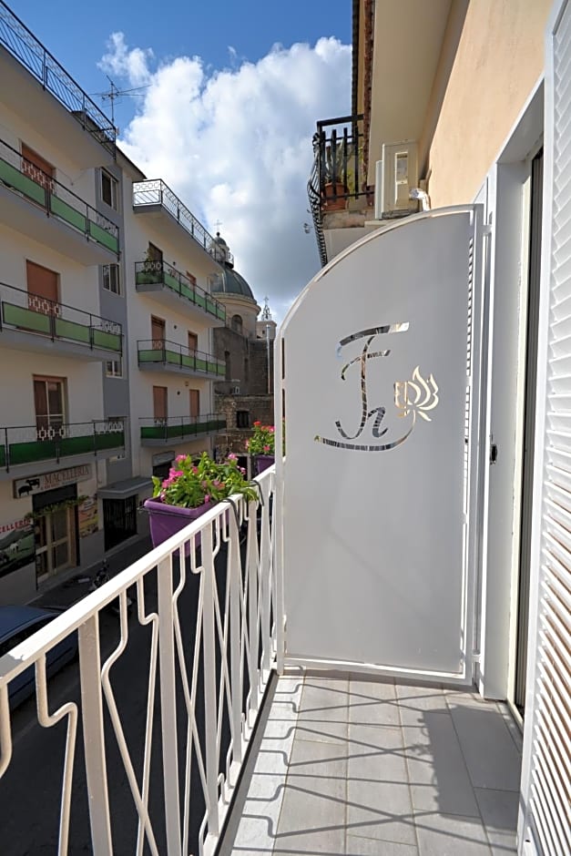 Flower House – Santa Maria La Carità, CO