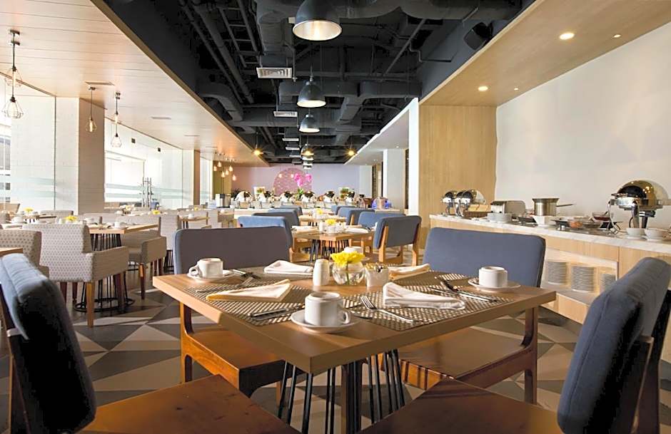 Hotel Santika Mega City - Bekasi