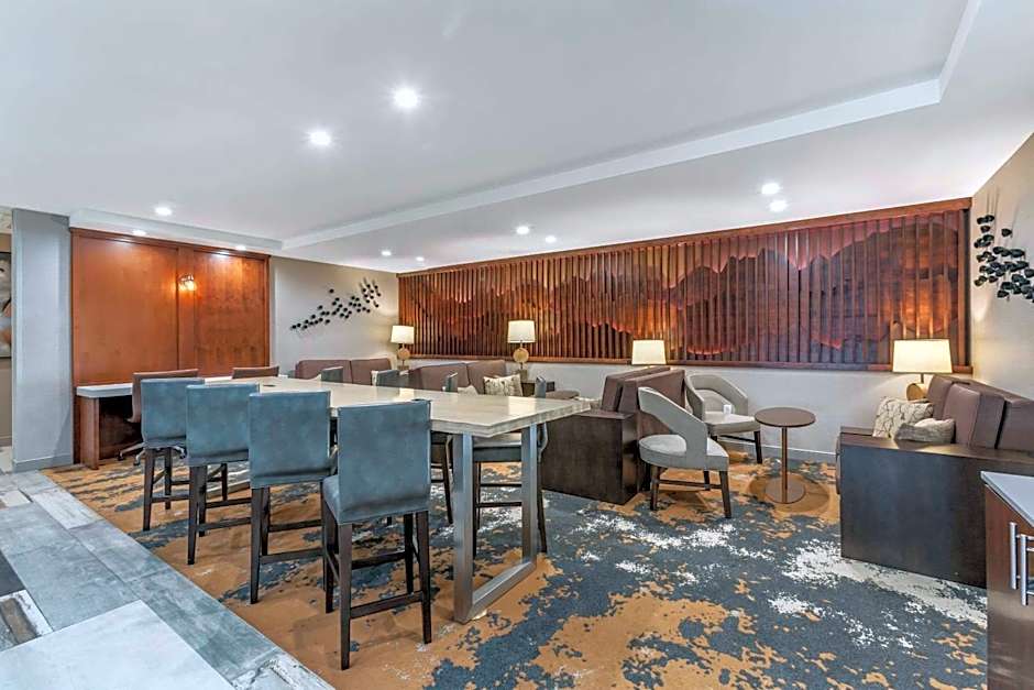 Windmill Suites Surprise - Phoenix, an Ascend Collection Hotel