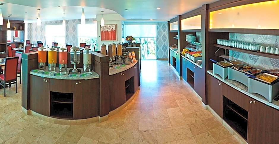 Holiday Inn Express & Suites Queretaro By IHG