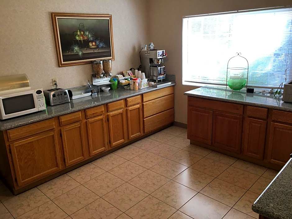 Garden Inn and Suites Fresno