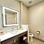 Holiday Inn Express Kenedy By IHG