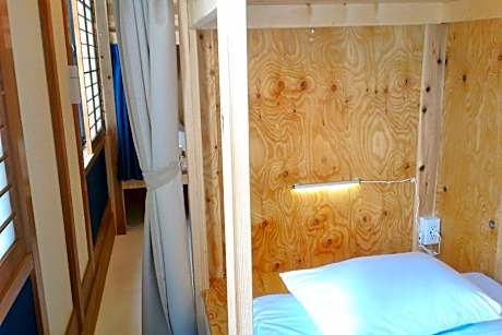 Bunk Bed in Mixed Dormitory Room