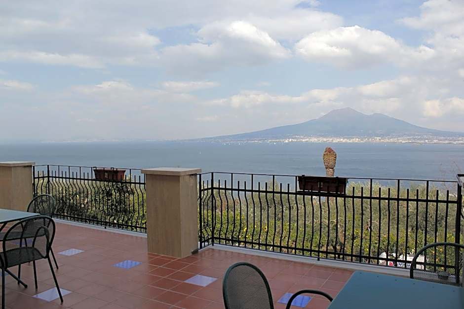 Ancelle Sorrento - Casa d'Accoglienza