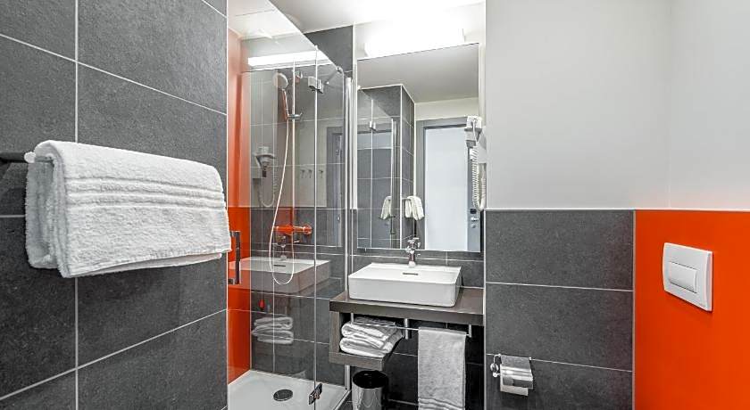 CAMPANILE DUISBURG CITY