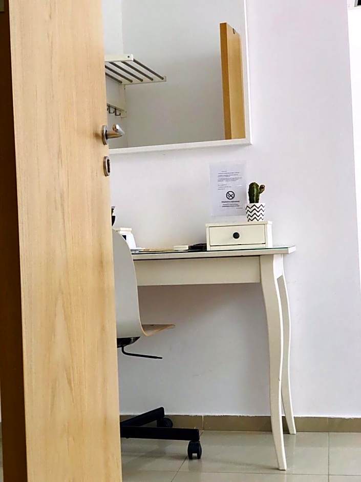 Executive Rooms and Suites Play