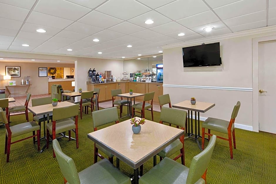 La Quinta Inn & Suites by Wyndham Sunrise Sawgrass Mills