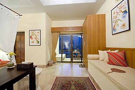 Suite with Mountain View