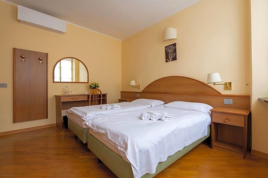 Hotel Saini with Air conditioning