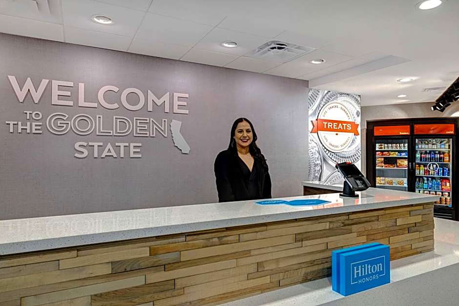 Hampton Inn By Hilton & Suites Marina