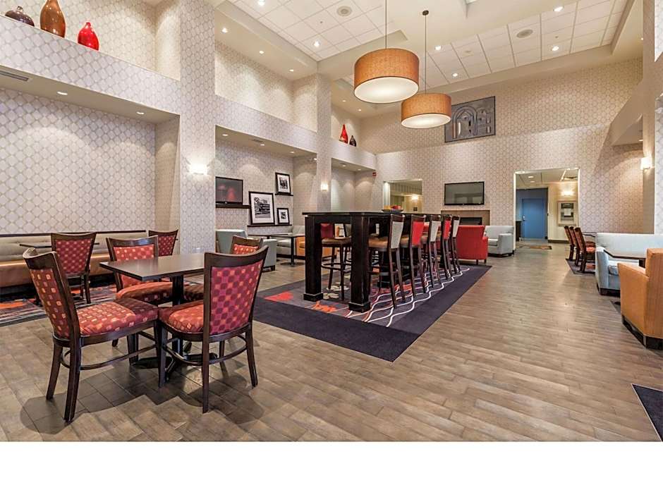 Hampton Inn By Hilton & Suites Lethbridge Ab Cn