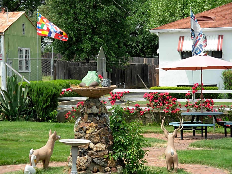 Jumping Frog Motel