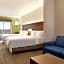 Holiday Inn Express Hotel & Suites Opelika Auburn