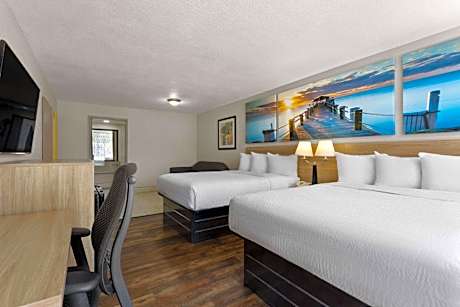 Queen Room with Two Queen Beds - Non-Smoking