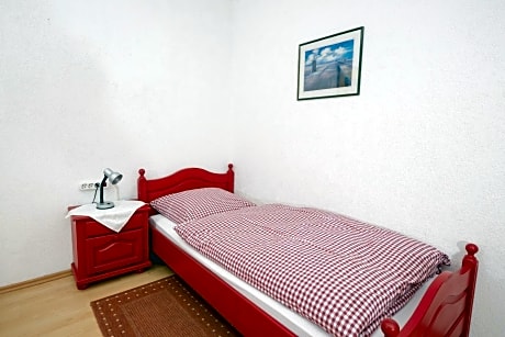 Single Room with Shared Bathroom