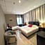 Authentic by Balladins, Hotel Le Carre d'Aix