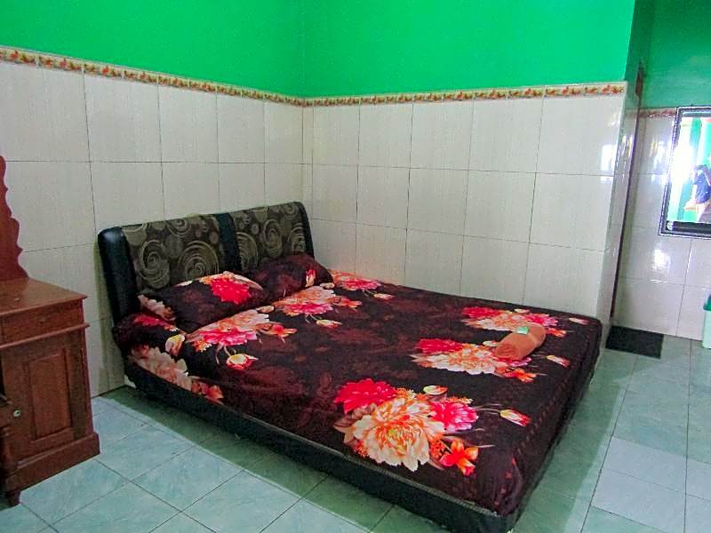 Losmen Kinasih Puncak & Gazebo Pandang