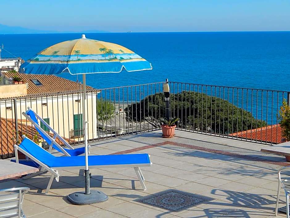 Riviera B&B Rooms and Apartament SEA-VIEW