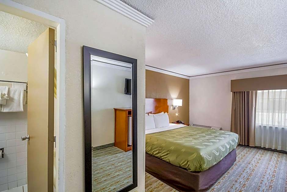 Quality Inn & Suites Kansas City - Independence I-70 East