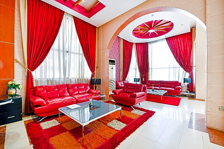 OYO 118 Revira Hotel