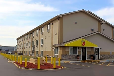 Super 8 by Wyndham Grand Rapids/Wyoming