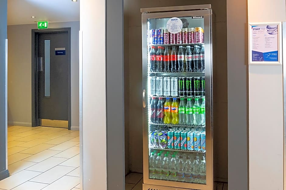 Holiday Inn Express Warwick - Stratford-upon-Avon By IHG