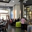 Yeak Loam Hotel