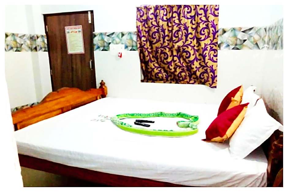 Goroomgo Pranab Sadan Near Golden Beach Swargadwar Puri